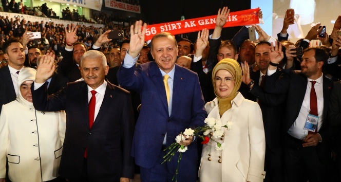 Cumhurbaşkanı Erdoğan AK Parti'ye dönüyor