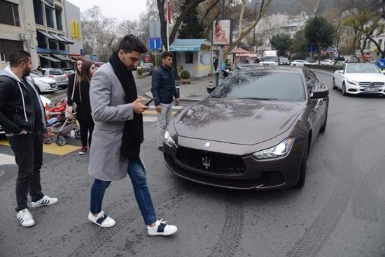 Ozan Tufan'a bir darbe daha! Nişanlısına aldığı otomobil...