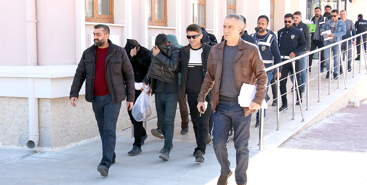 Konya'da iki hırsızlık olayına ilişkin 8 zanlı gözaltına