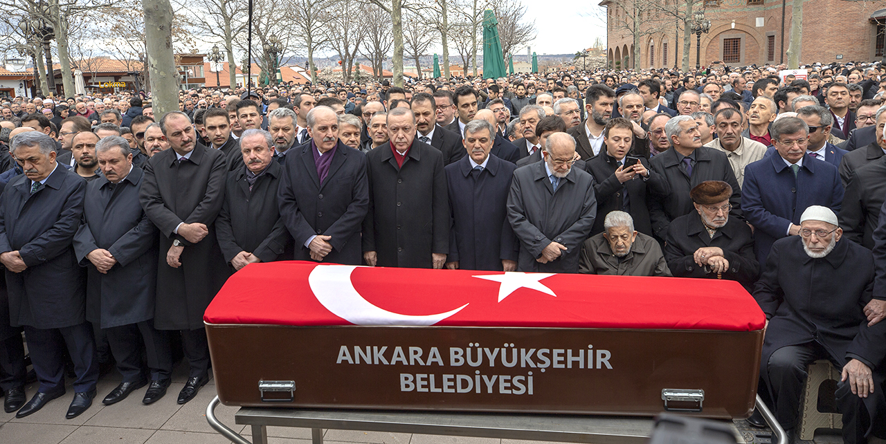 Çoklu organ yetmezliği nedeniye tedavi gördüğü hastanede h