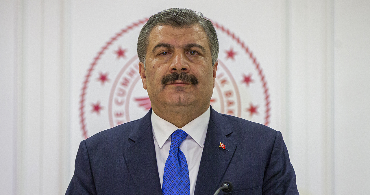 Sağlık Bakanı Fahrettin Koca, düzenlenen basın toplantısı