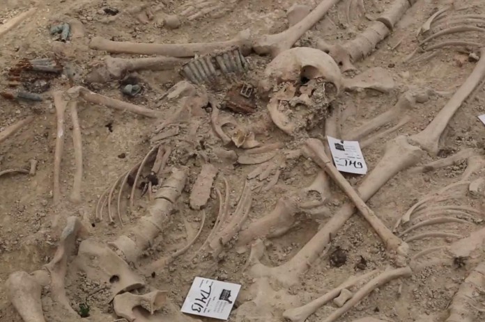 askerler-diri-diri-gomulmus-15649