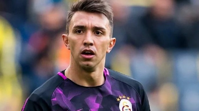 muslera-dini-salginin-onune-koydu-isleri-15901
