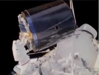 Astronot Dale Gardner’ın Tarihi Uzay Yürüyüşü