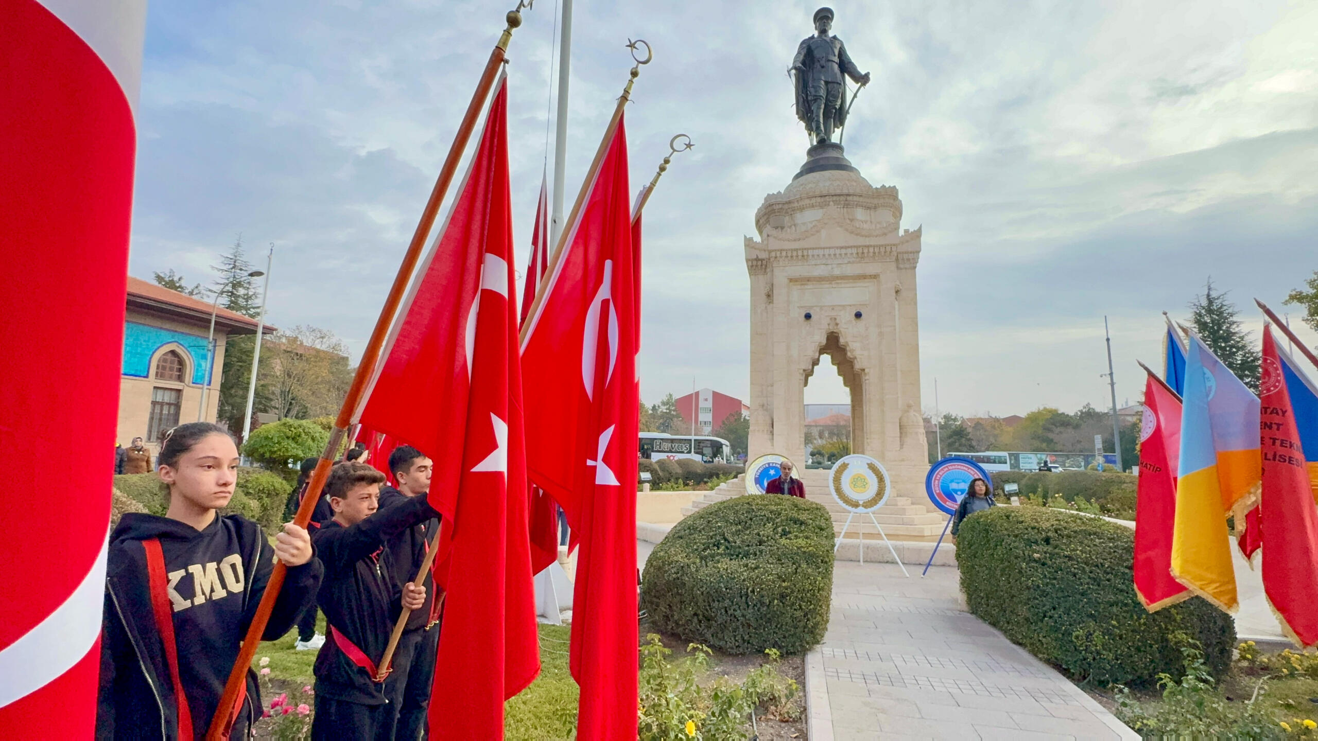 Konya'da ve çevre illerde 24 Kasım Öğretmenler Günü kutlandı