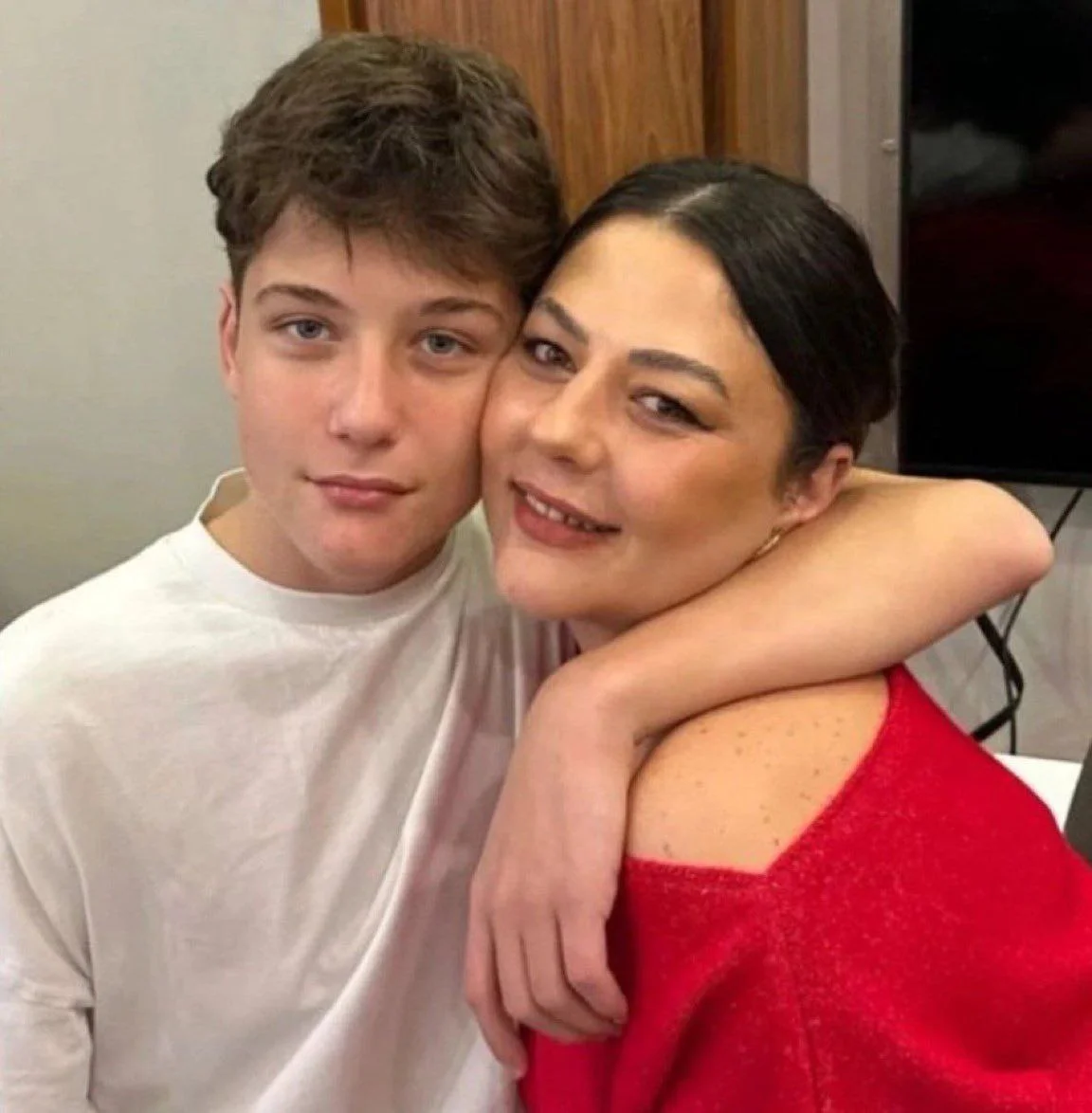 İstanbul’da 15 Yaşındaki Atlas Çağlayan Bıçaklanarak Öldürüldü: Ailesi Tehdit Ediliyor