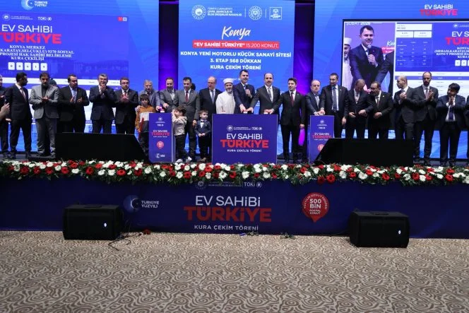 Bakan Kurum, Konya'da "Ev Sahibi Türkiye" kura çekim törenine katıldı