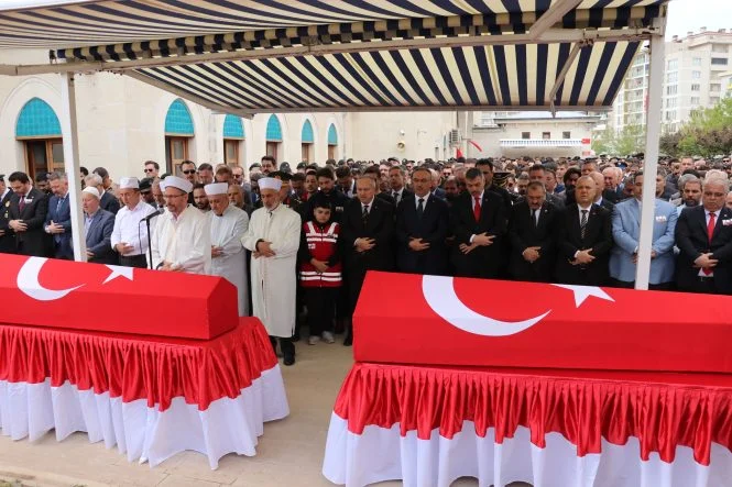 Tekirdağ’da şehit olan polis memurlarımız Erkan Tütüncüler ve Emrah Koç son yolculuklarına uğurlandı.
