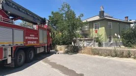 Konya'da evde çıkan yangında baba ile 6 çocuğu dumandan etkilendi
