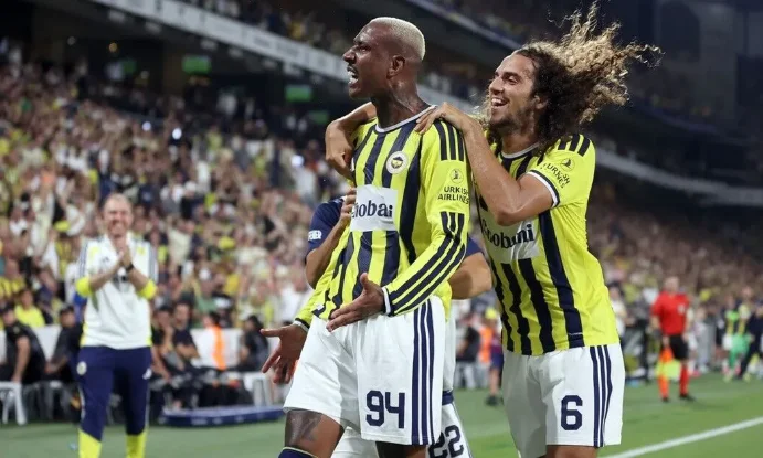Fenerbahçe avantajı tek golle elde etti