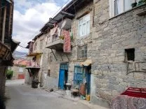 Konya'da ikinci kattan düşen çocuk ağır yaralandı