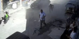 Konya'da iş yerinde tüpün patladığı anlar güvenlik kamerasına yansıdı