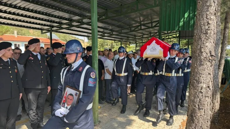 Şanlıurfa'da kalp krizi sonucu yaşamını yitiren jandarma uzman çavuşun cenazesi Konya'da defnedildi