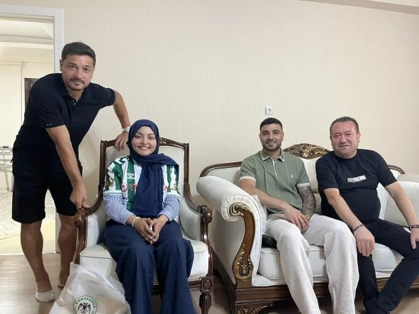 Konyaspor, kanser tedavisi gören 17 yaşındaki taraftarı unutmadı