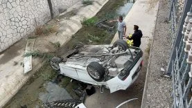 Niğde'de kanala düşen otomobilin sürücüsü yaralandı