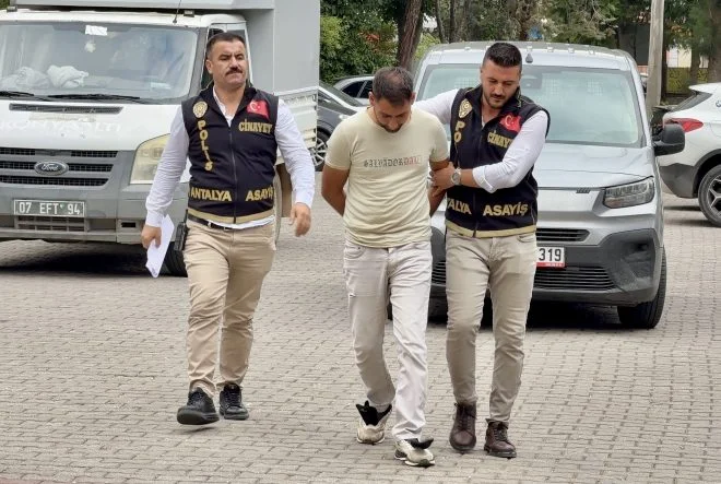 Antalya’da birlikte yaşadığı kadını öldüren zanlı adliyeye sevk edildi