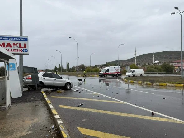 Konya'da trafik kazasında 3 kişi yaralandı