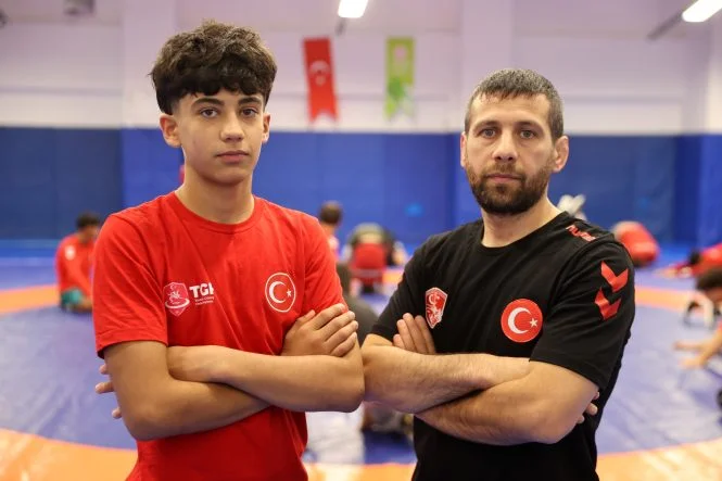 Antrenör babanın şampiyon oğlu güreşte yeni başarılar peşinde